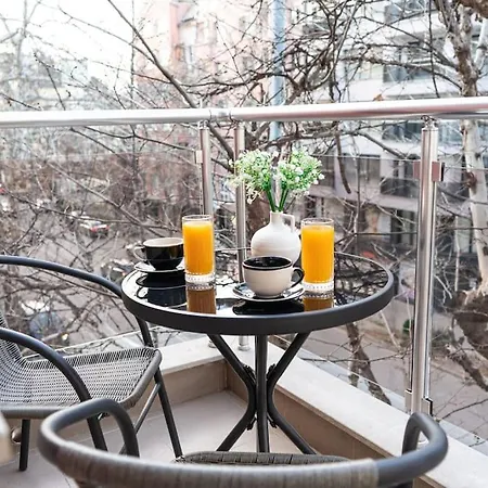 Modern & Bright 1bd Near Main Square *