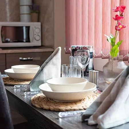 Modern & Bright 1bd Near Main Square Appartement *