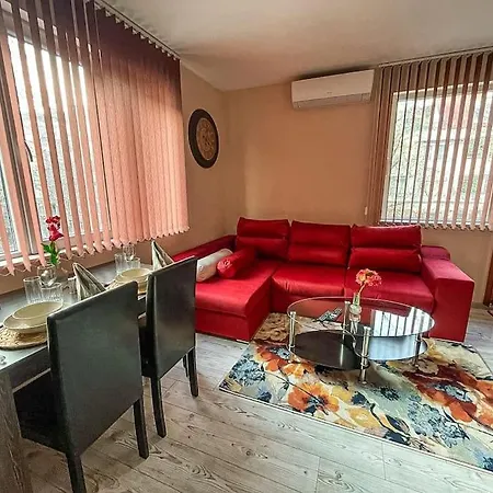 Modern & Bright 1bd Near Main Square * Filibe