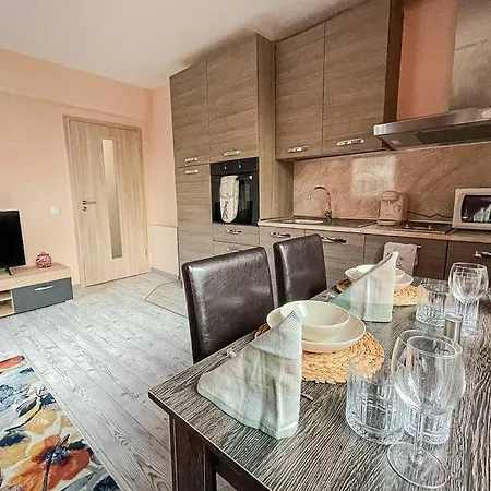 Daire Modern & Bright 1bd Near Main Square *
