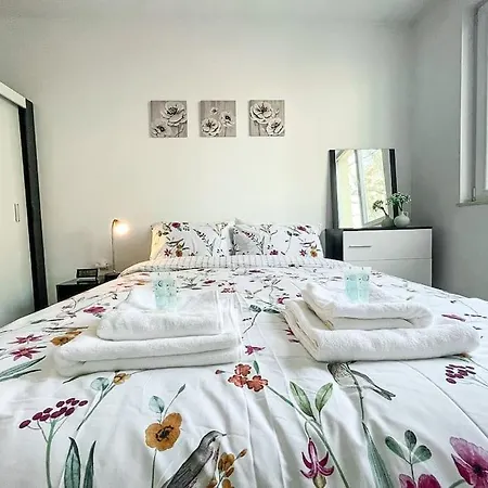 Modern & Bright 1bd Near Main Square * Filibe