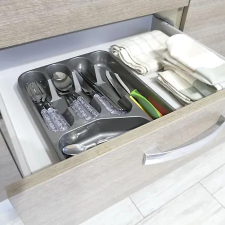 דירה Modern & Bright 1bd Near Main Square