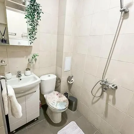 Modern & Bright 1bd Near Main Square * Φιλιππούπολη