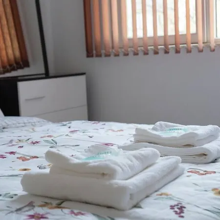 Modern & Bright 1bd Near Main Square Φιλιππούπολη