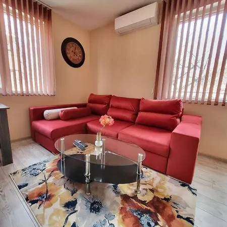 Daire Modern & Bright 1bd Near Main Square