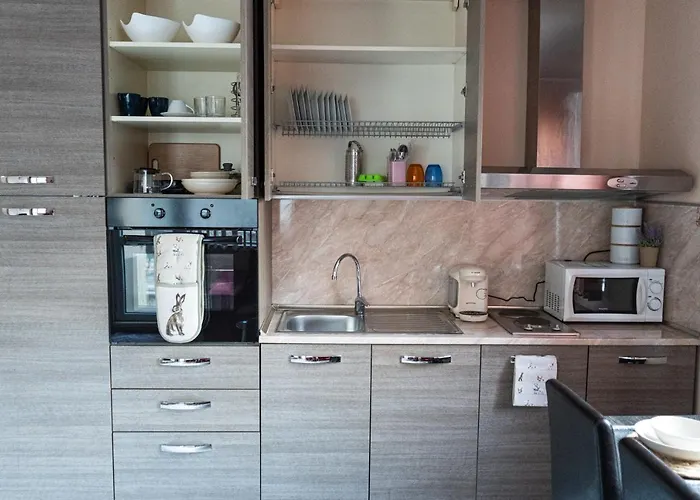 Modern & Bright 1bd Near Main Square アパート *