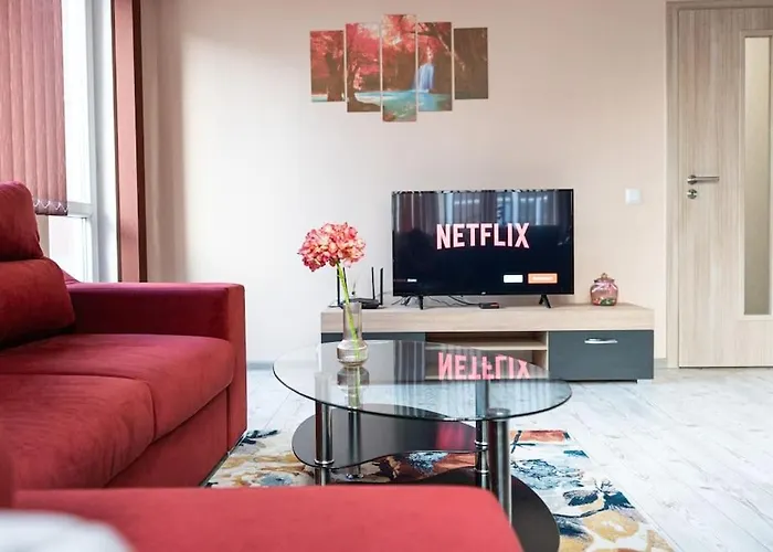 Modern & Bright 1bd Near Main Square