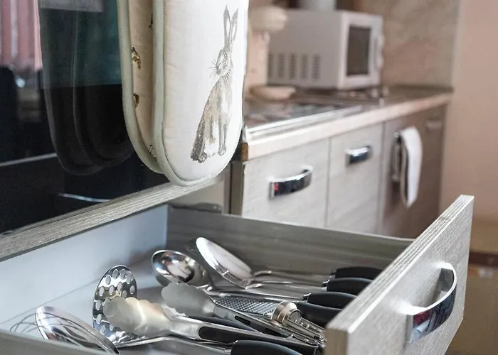 Modern & Bright 1bd Near Main Square アパート *