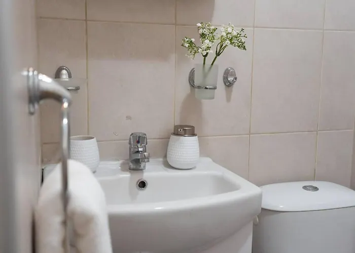 Modern & Bright 1bd Near Main Square アパート *